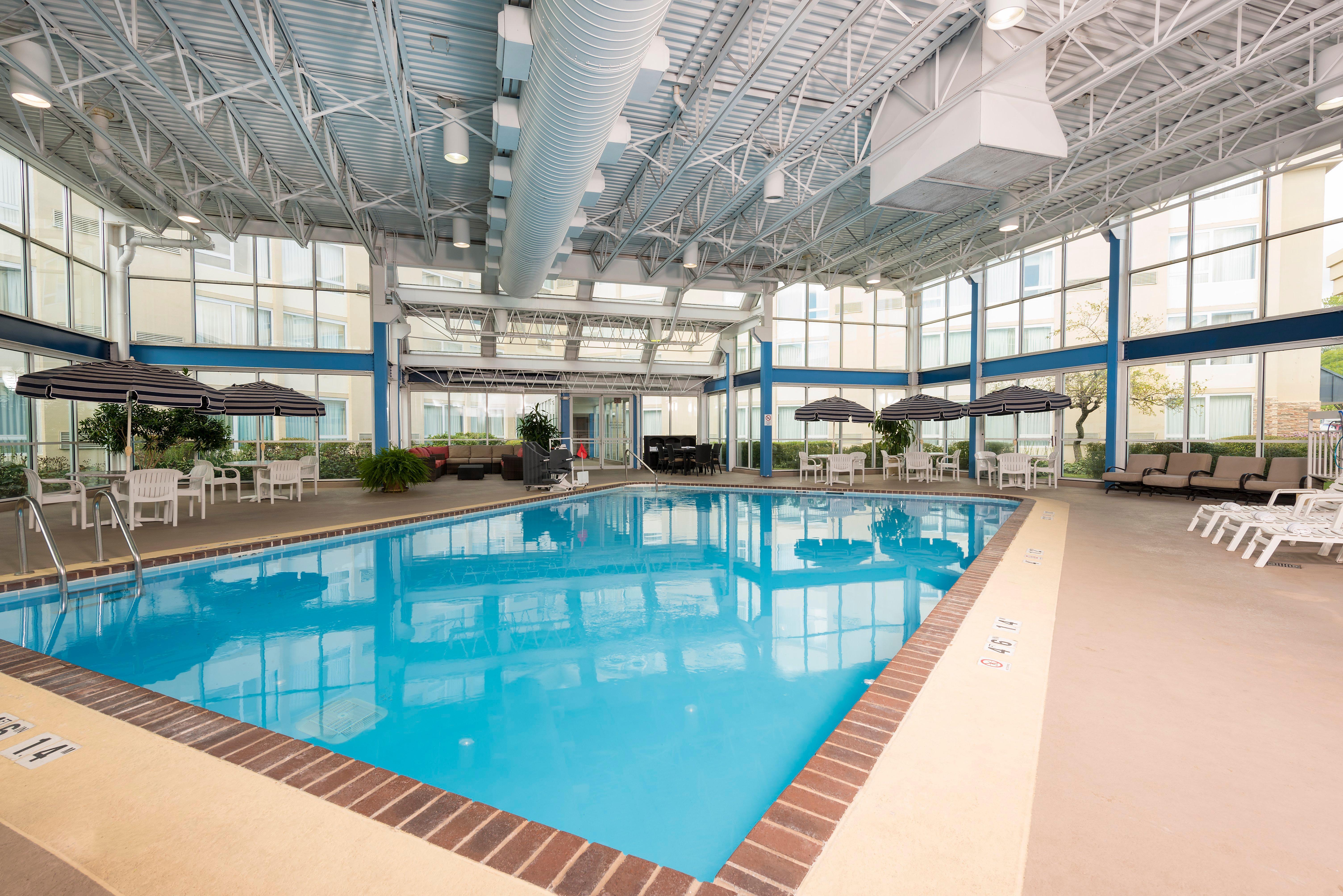 Holiday Inn Chicago - Elk Grove, An Ihg Hotel Elk Grove Village Exterior photo